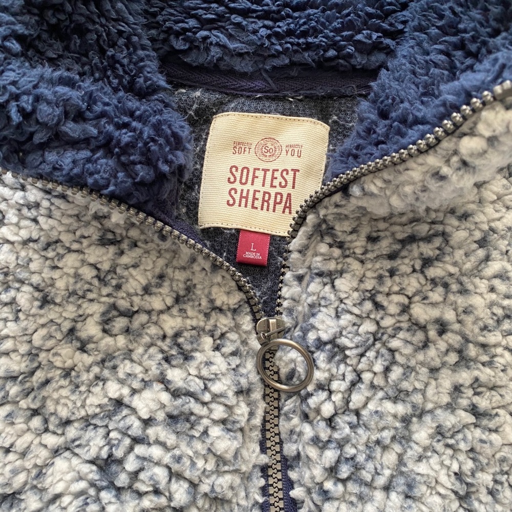 Sharpa Pullover - Picture 2 of 4